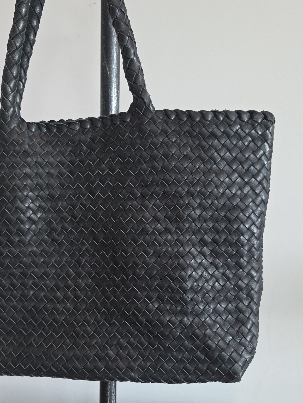 Milaner Classic Elena Woven Black Tote Bag – Classic Everyday Handbag - Picture 3 of 13
